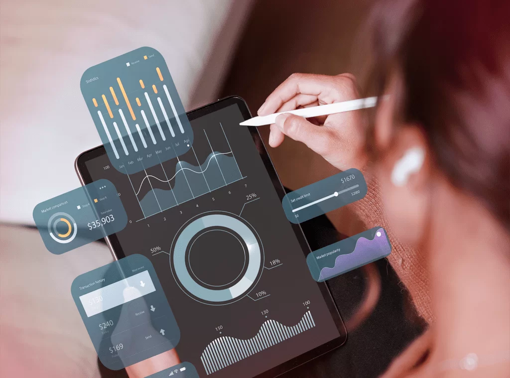 Pessoa usando tablet com gráficos financeiros e dados flutuantes, simbolizando o uso de inteligência artificial e análise de dados no planejamento orçamentário para 2025.